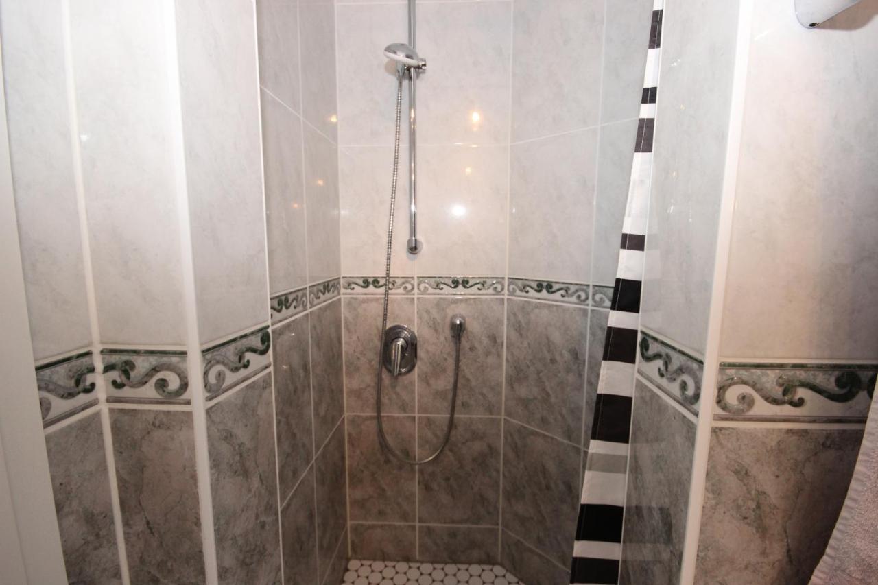 Residenz Rosengrund Mit Schwimmbad Und Sauna 比苏姆 外观 照片