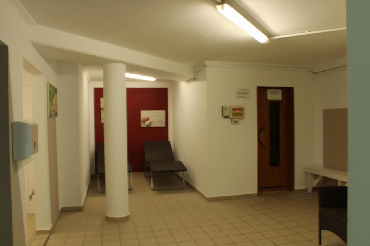 Residenz Rosengrund Mit Schwimmbad Und Sauna 比苏姆 外观 照片